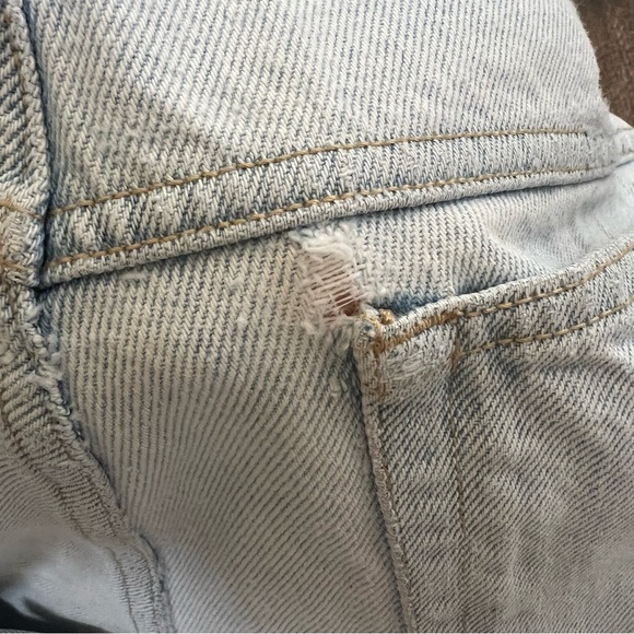 Vintage 80s / 90s Guess Relaxed Leg High Rise Mom Jeans Light Wash - Picture 6 of 14